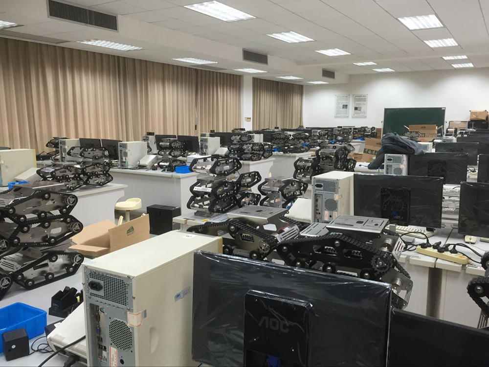 小R科技與浙江大學(xué)達(dá)成合作，首期500臺(tái)機(jī)器人入駐浙大實(shí)驗(yàn)室